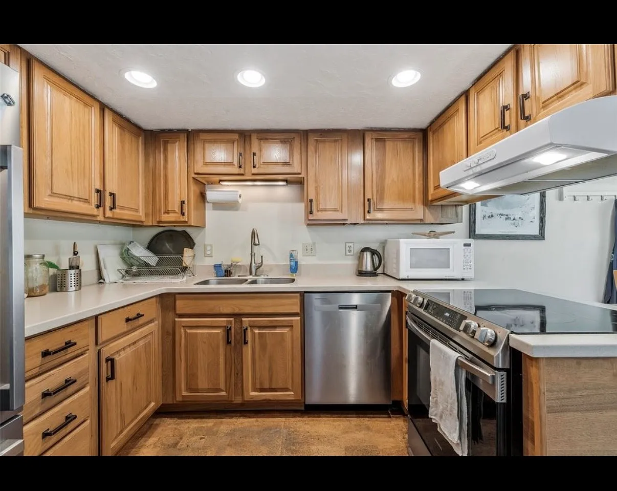 3 bed, 1150 sqft, $4,000 — Photo 2