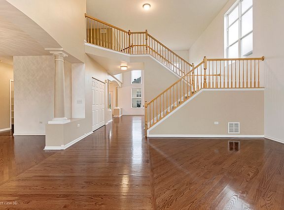 3rd image of 532 Barclay Dr