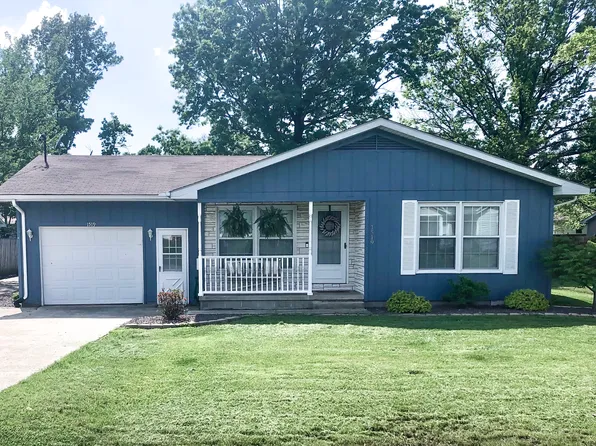 1519 N Franklin St, Litchfield, IL 62056