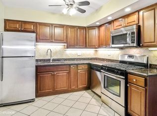 328 Wisconsin Ave APT 1D, Oak Park, IL 60302