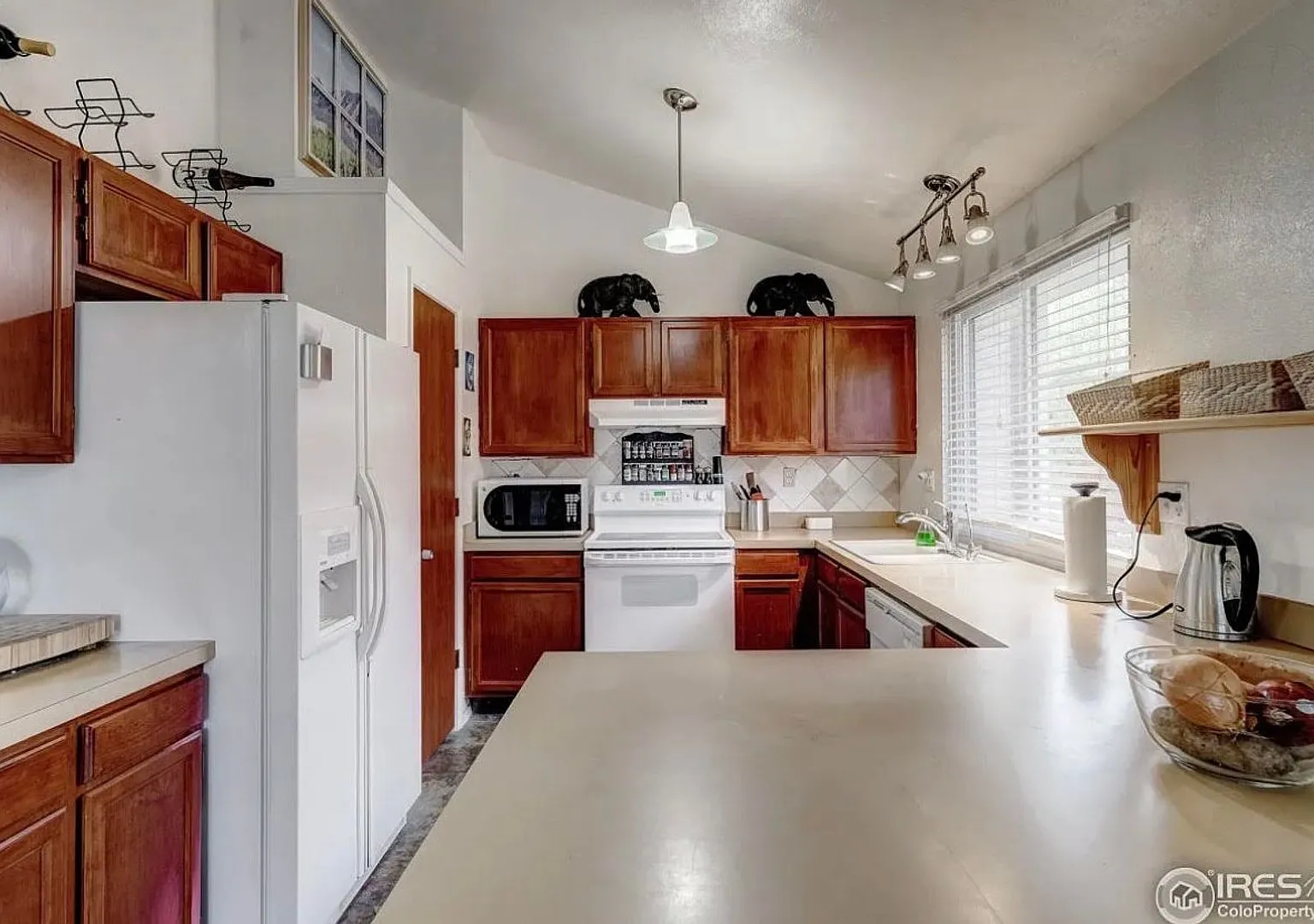 500 Off 1st Months Rent Beautiful, Light-Filled 4bd/2ba North Boulder Home! — Photo 1