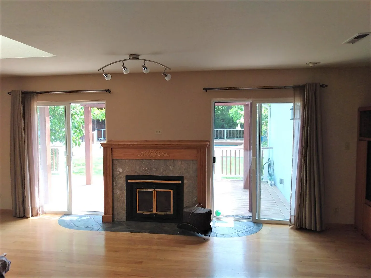3 bed, 2.5 bath, 1625 sqft, $5,295 — Photo 4