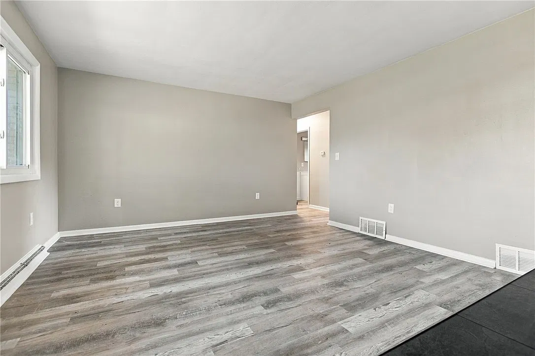 3 bed, 1120 sqft, $1,700 — Photo 4