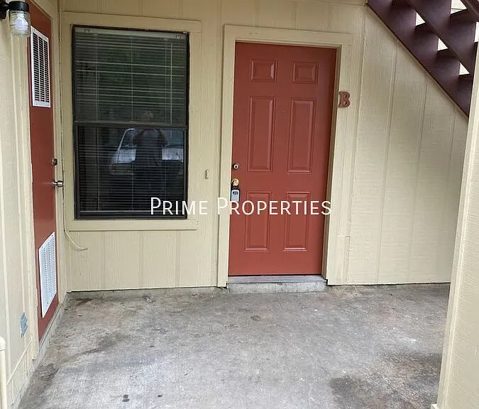 11300 Nicole Cv #B — Photo 1