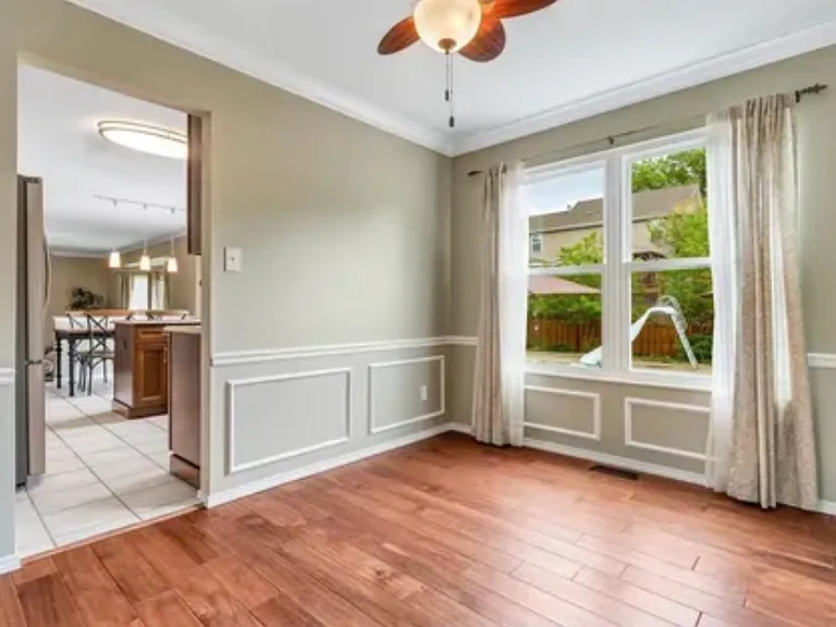 989 Oakwood Farms Ln — Photo 13