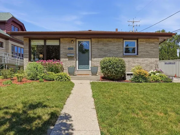 3956 E Edgerton AVENUE, Cudahy, WI 53110