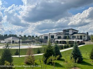 98 Fillmore Dr, Monroe Township, NJ 08831