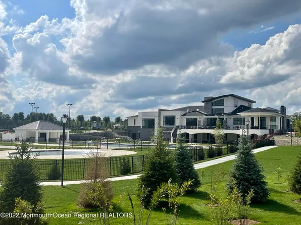 98 Fillmore Drive, Monroe, NJ 08831