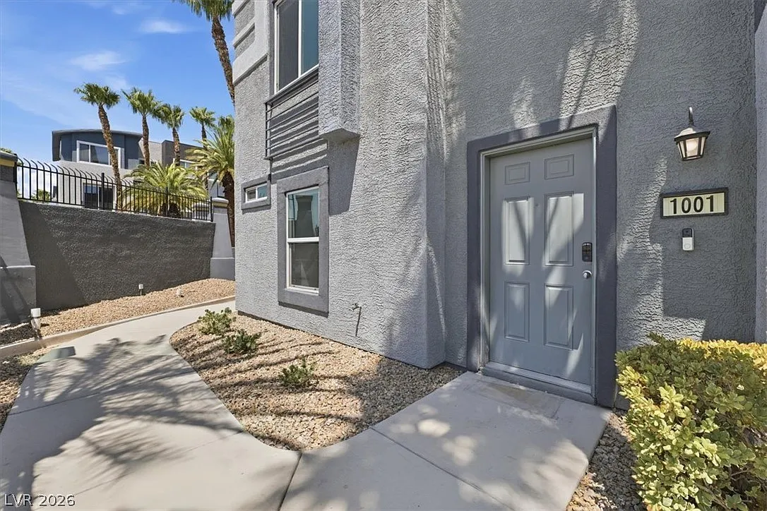 9050 W Tropicana Ave — Photo 2