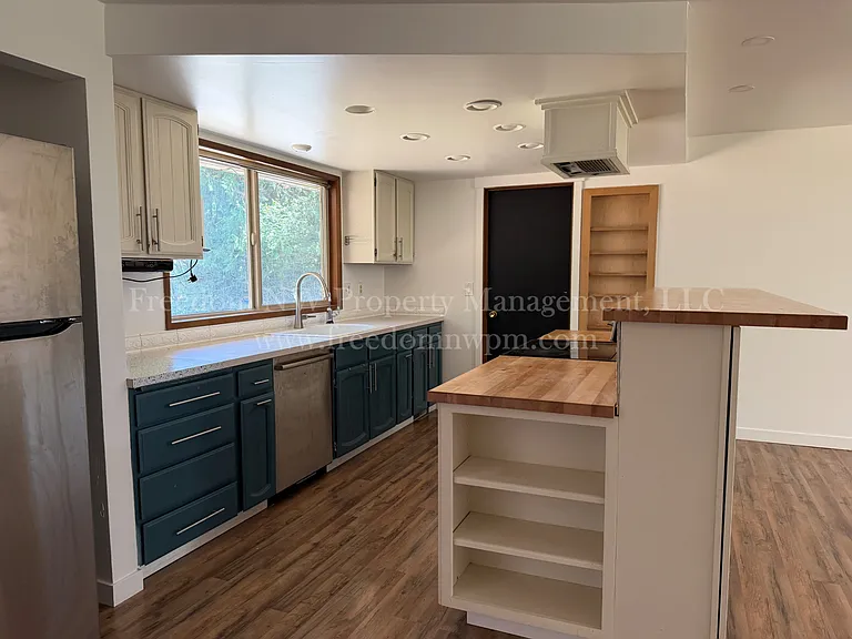 5825 67th Ave NE — Photo 5