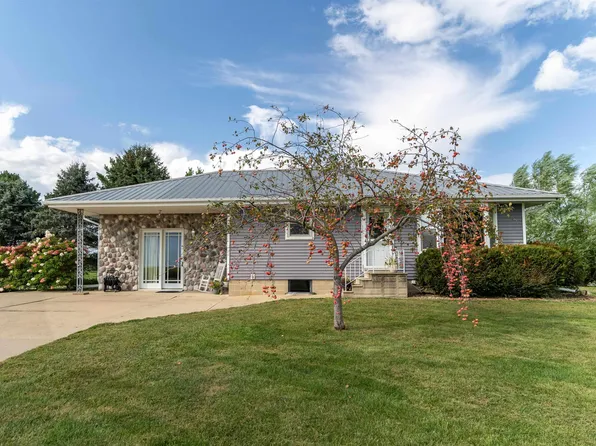 27969 120th St, Parkersburg, IA 50665