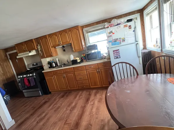 28 Cherry St #A, Cambridge, MA 02139