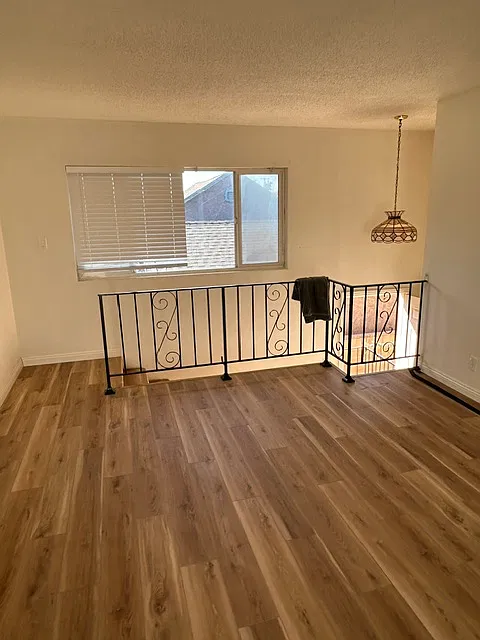 2 bed, 1.5 bath, 900 sqft, $2,450 — Photo 2