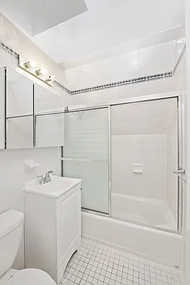 Rented by Compass | media 28