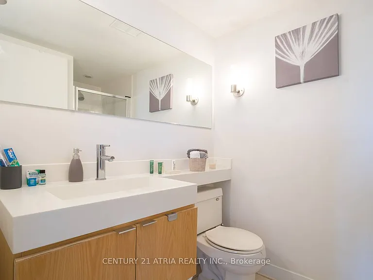 4K Spadina Ave #302 — Photo 11