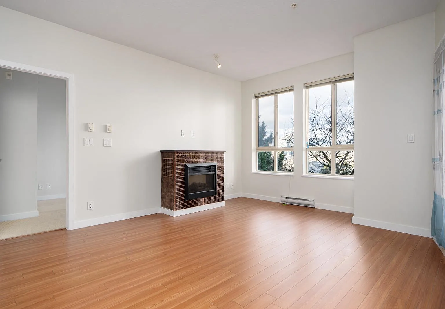 2 bed, 1012 sqft, $2,750 — Photo 3