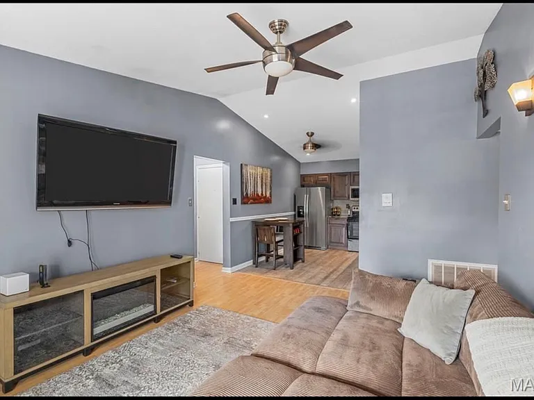 905 Hanna Place Ct #A — Photo 7