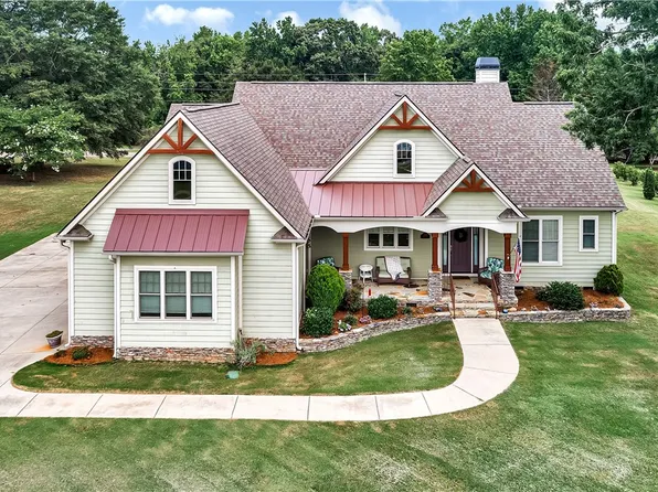 1204 Cherokee Rd, Townville, SC 29689