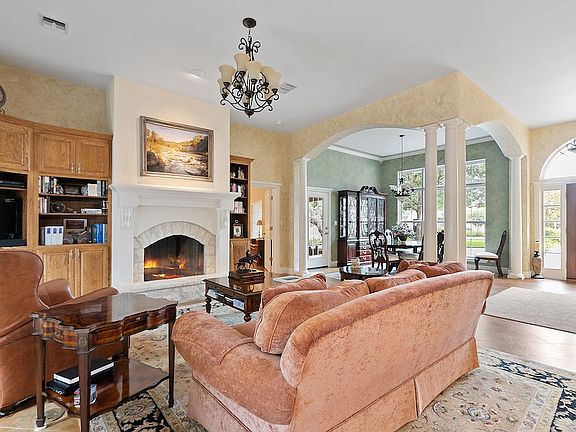 4th image of 540 Winding Way Ct