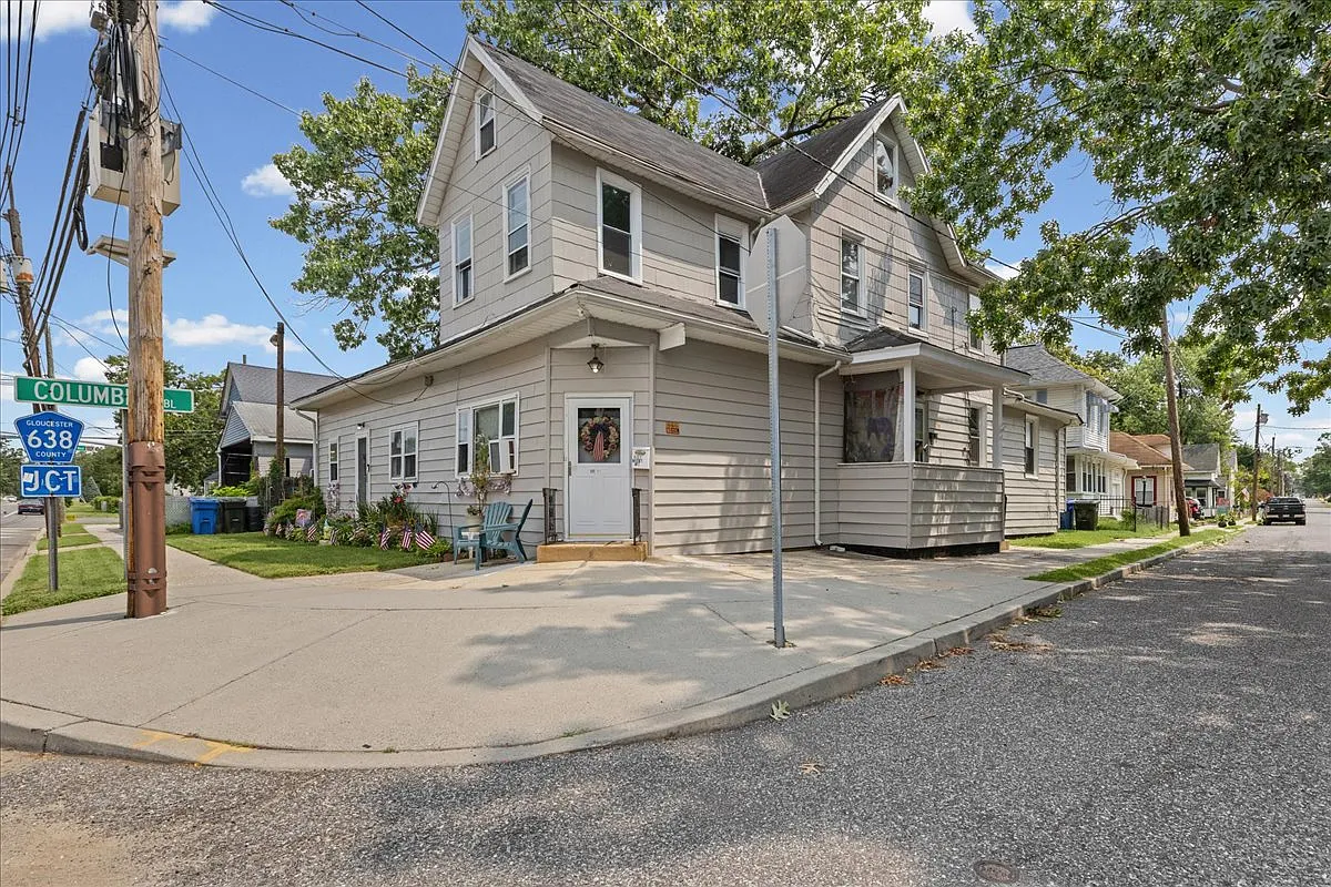 601 Wesley Avenue - C — Photo 1