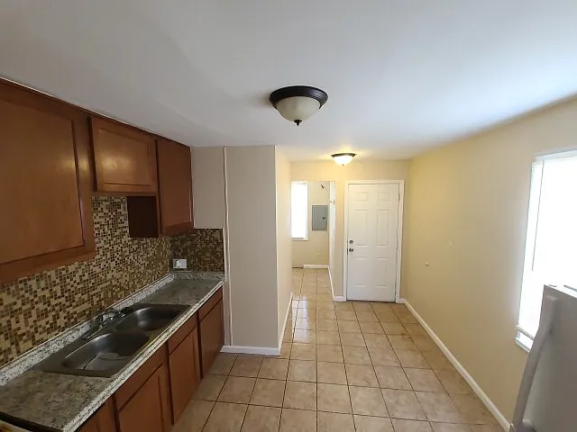 24358 Annapolis St — Photo 9