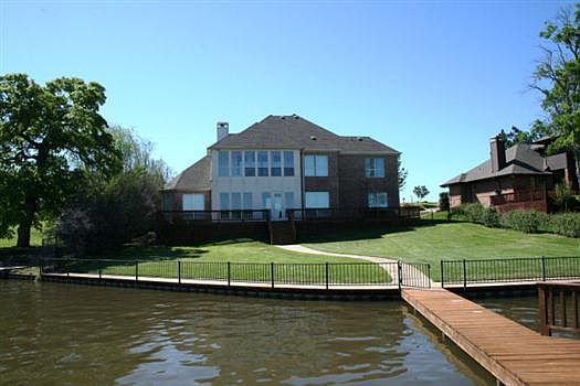 2nd image of 112 Lakeside Ct