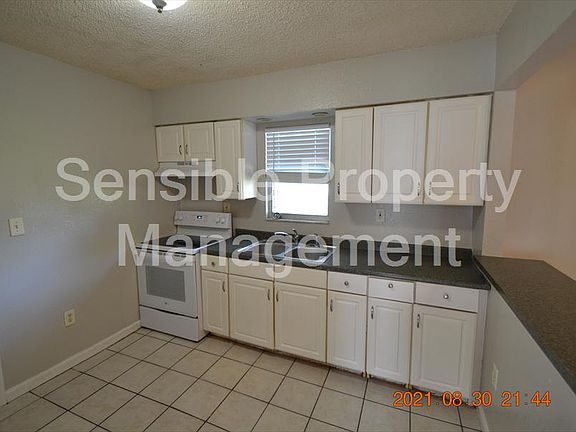 4th image of 3203 E North Bay St