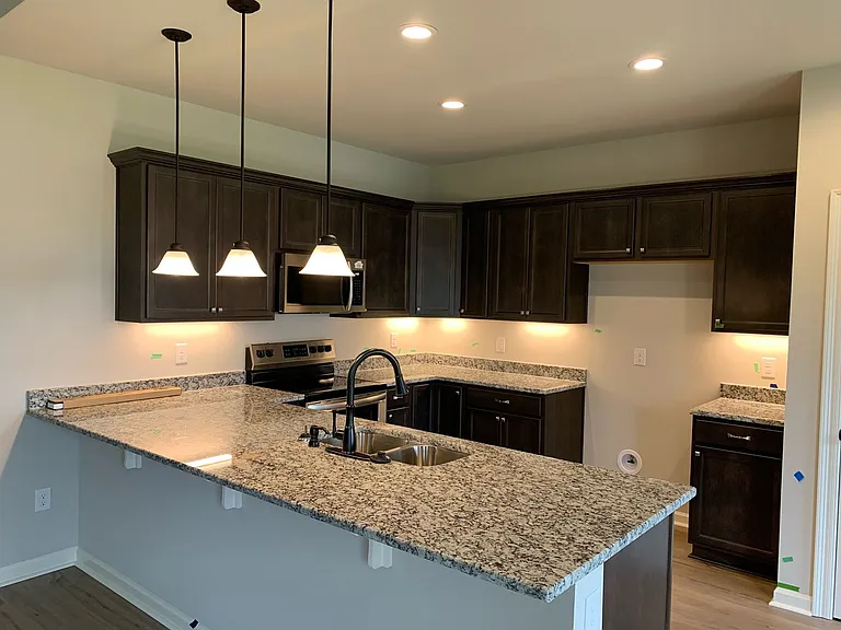 20460 Lattice Pl — Photo 2