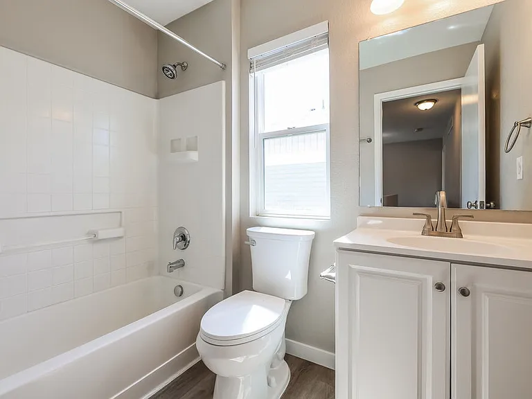 18619 E 46th Pl — Photo 15