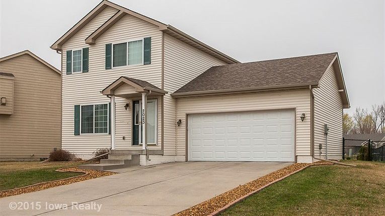 1st image of 2023 NW Lakeside Dr