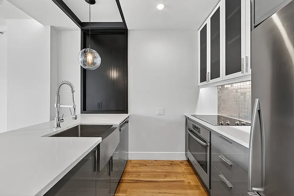 670 Pacific Street — Photo 3