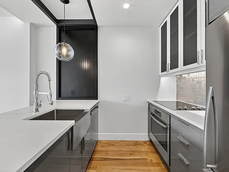 670 Pacific St #406 — Photo 3