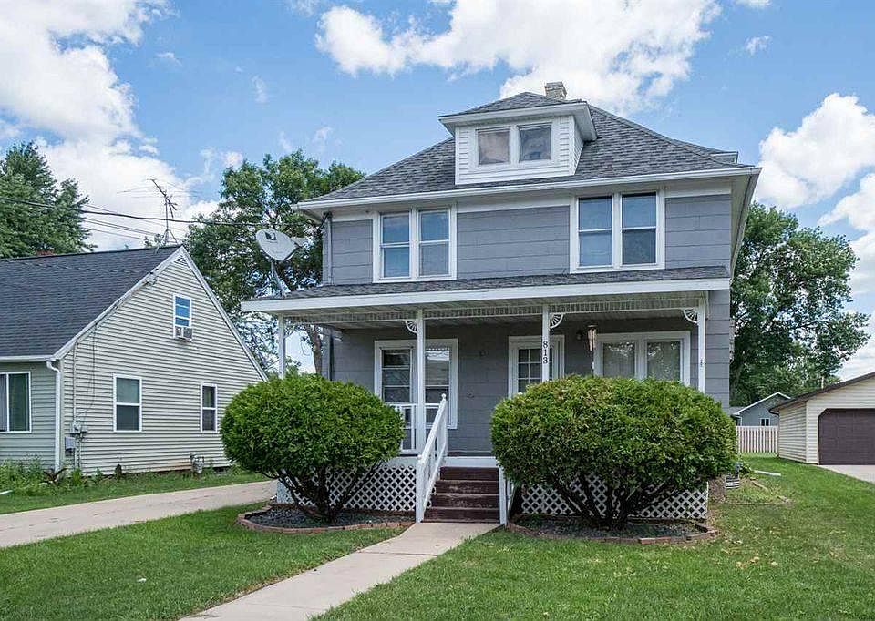 813 Milwaukee St, Menasha, WI 54952 Zillow