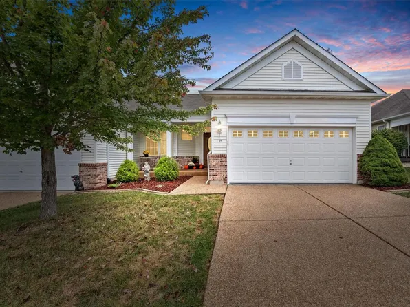 48 Toucan Dr #V, Lake Saint Louis, MO 63367