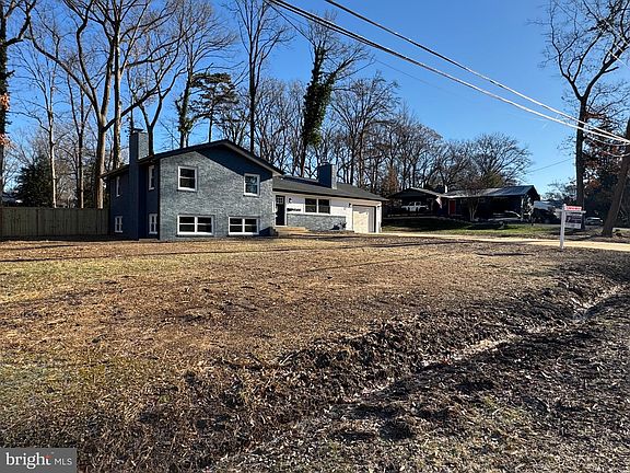 3rd image of 4500 Tarpon Ln