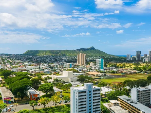 2825 S King St APT 2201, Honolulu, HI 96826