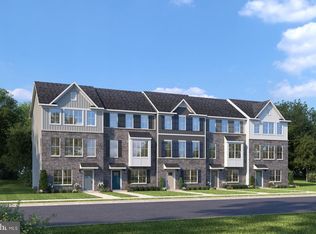 13 Oasis Ave, Ranson, WV 25438