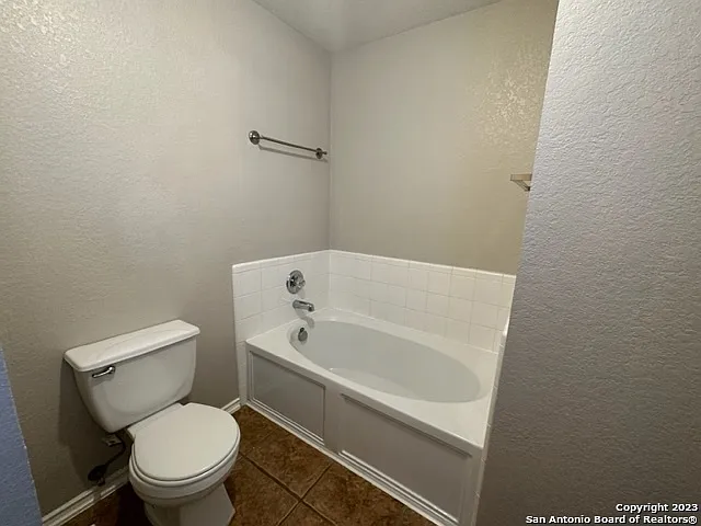 2111 Red Rock Xing — Photo 33
