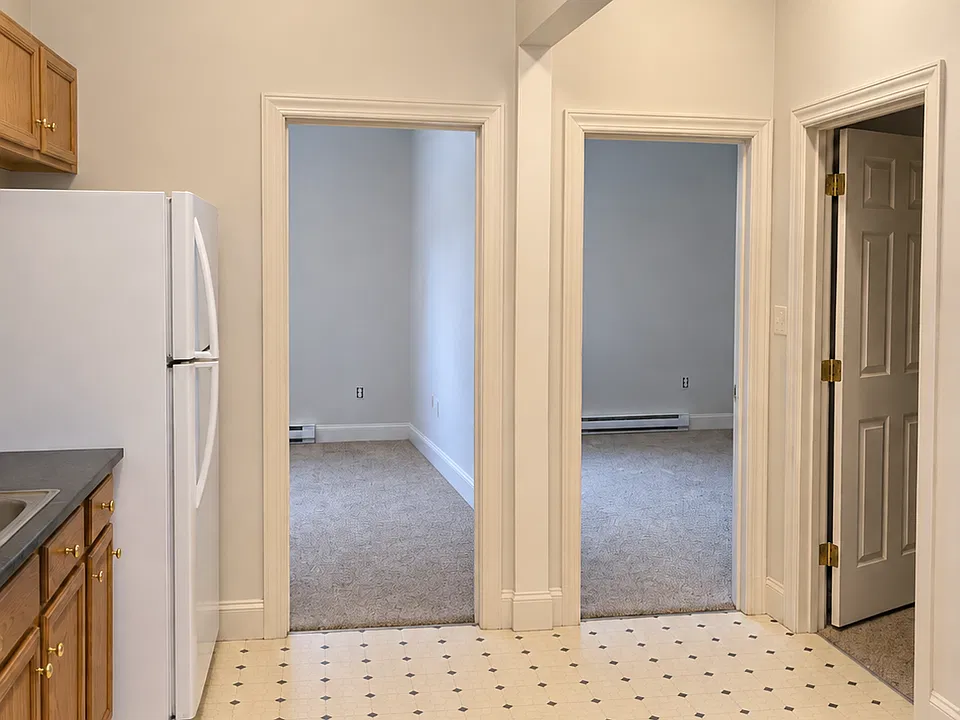 138 S 3rd St #2-1STFLR