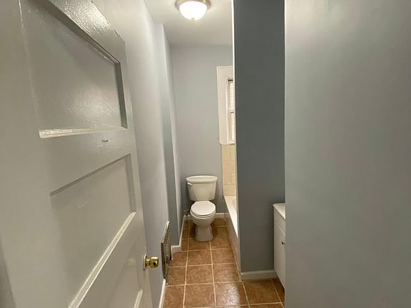 5th image of 111 Grafton Ave APT 3
