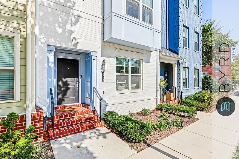 2 bed, 2.5 bath, 1876 sqft, $3,195 — Photo 2