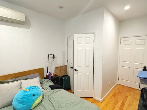 741 Washington Avenue image 8 of 17