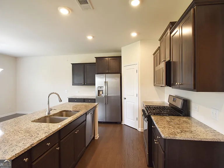 421 Southbridge Pass — Photo 22