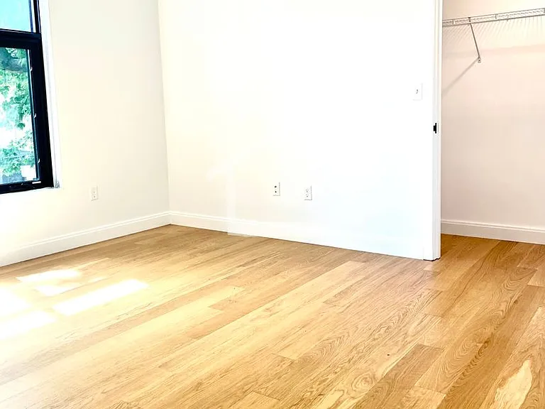 81 Gardner St #D2 — Photo 11