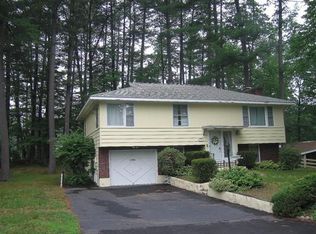 19 Walkers Ridge Dr, Sanford, ME 04073