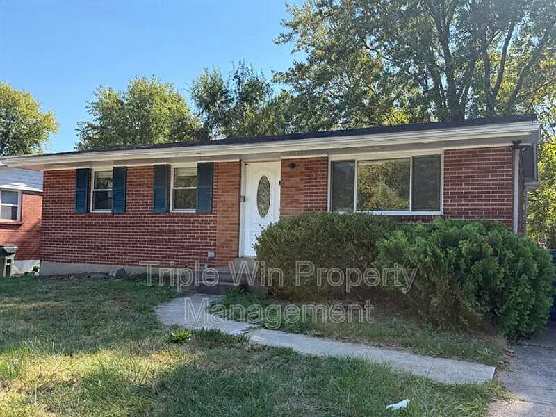 3 bed, 1.0 bath, 925 sqft, $1,475 — Photo 2
