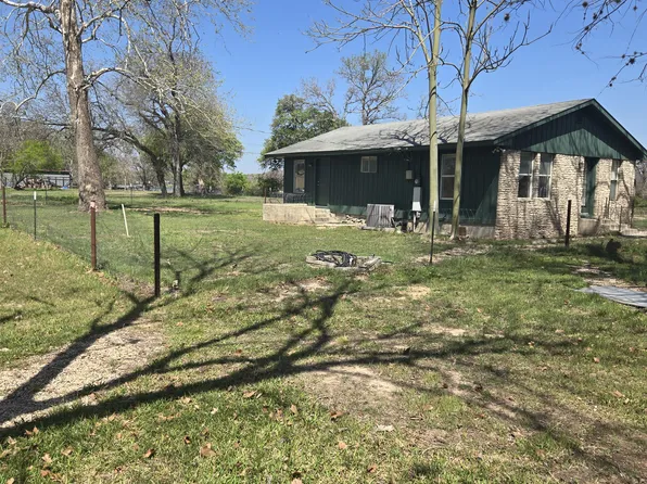 1225 Ferryboat Ln, New Braunfels, TX 78130