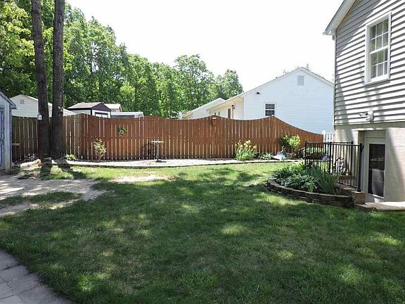 4th image of 28 Ashton Dr