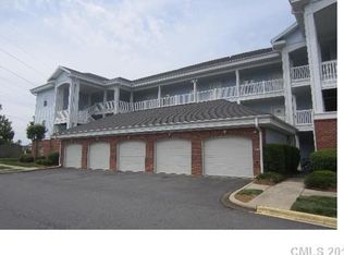 8613 Coralbell Ln #102, Charlotte, NC 28213