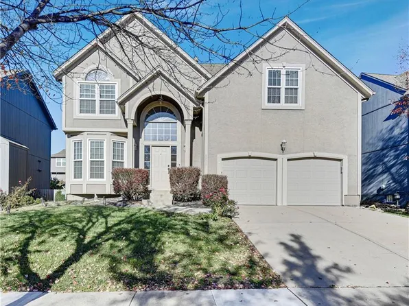 8608 W 127th Pl, Overland Park, KS 66213